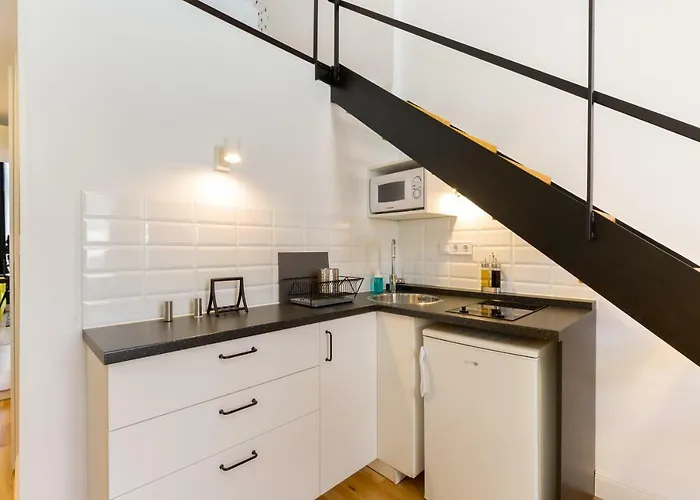 Leah Studios